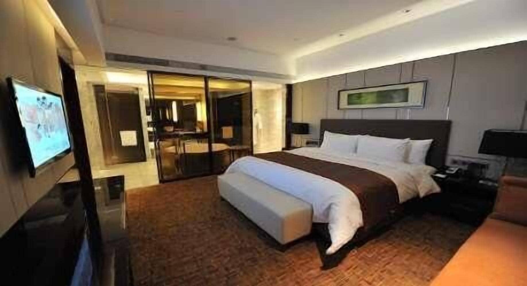 Wyndam Xuzhou East Hotel Exterior photo
