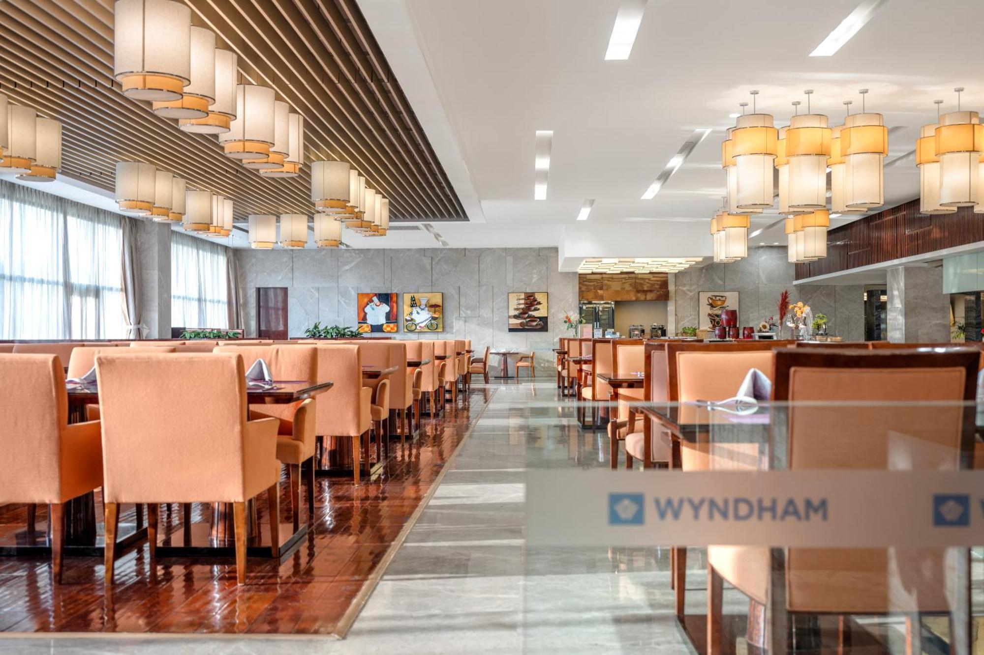 Wyndam Xuzhou East Hotel Exterior photo