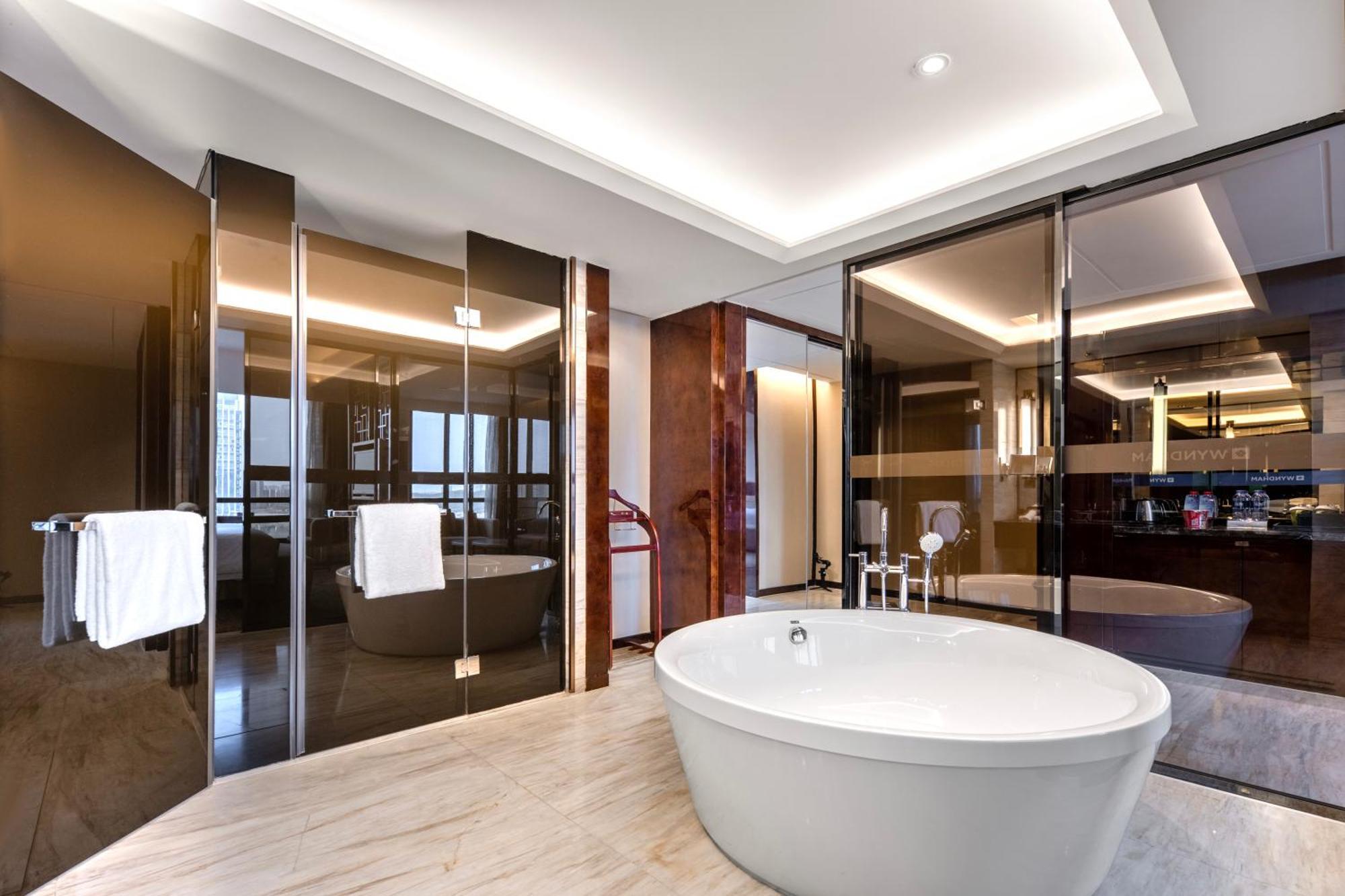 Wyndam Xuzhou East Hotel Exterior photo