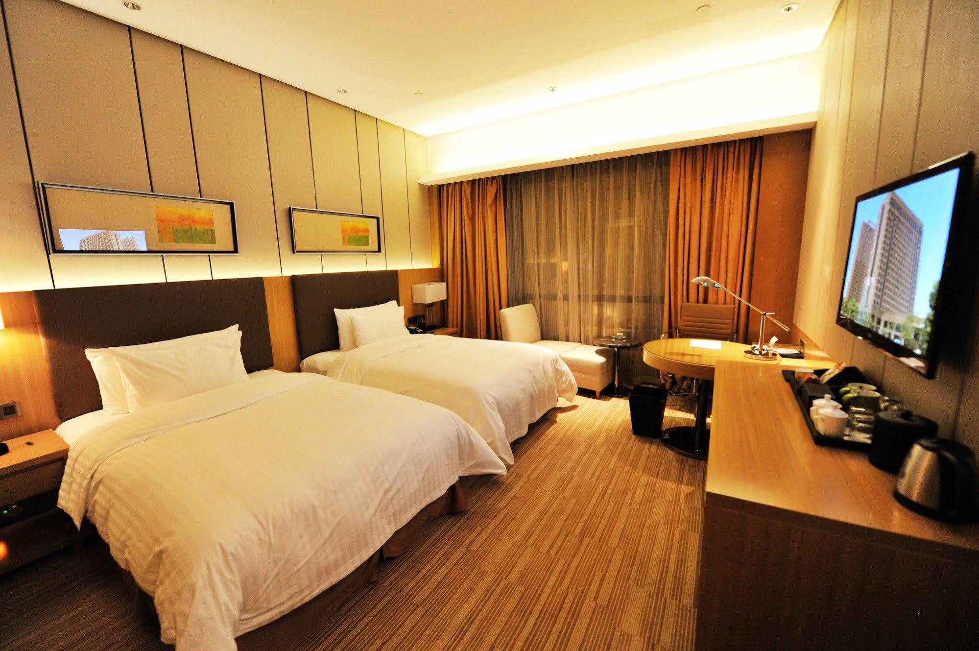 Wyndam Xuzhou East Hotel Exterior photo